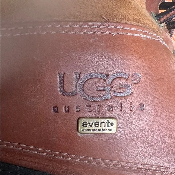 UGG Brown Boots with Cream Shearling - Picture 6 of 6